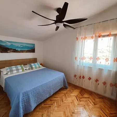 Nediljka - Dolac, Apartamento Primošten