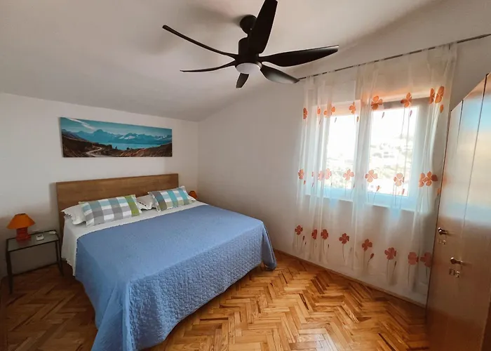 Nediljka - Dolac, Appartement Primošten