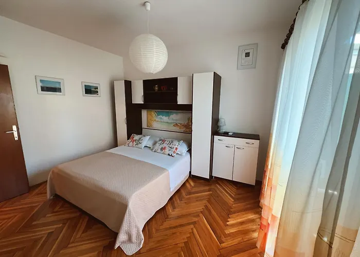 Nediljka - Dolac, Primošten